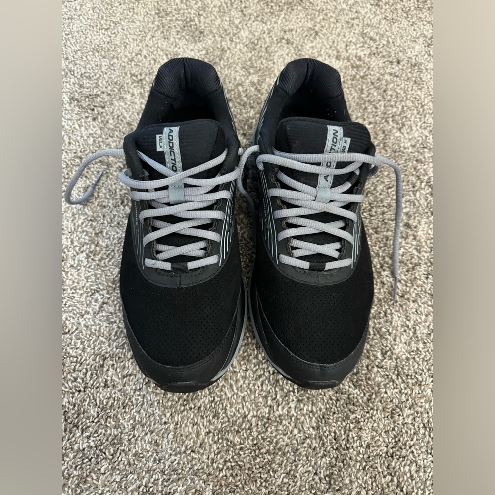 Brooks Addiction Walker Suede Men’s size 10